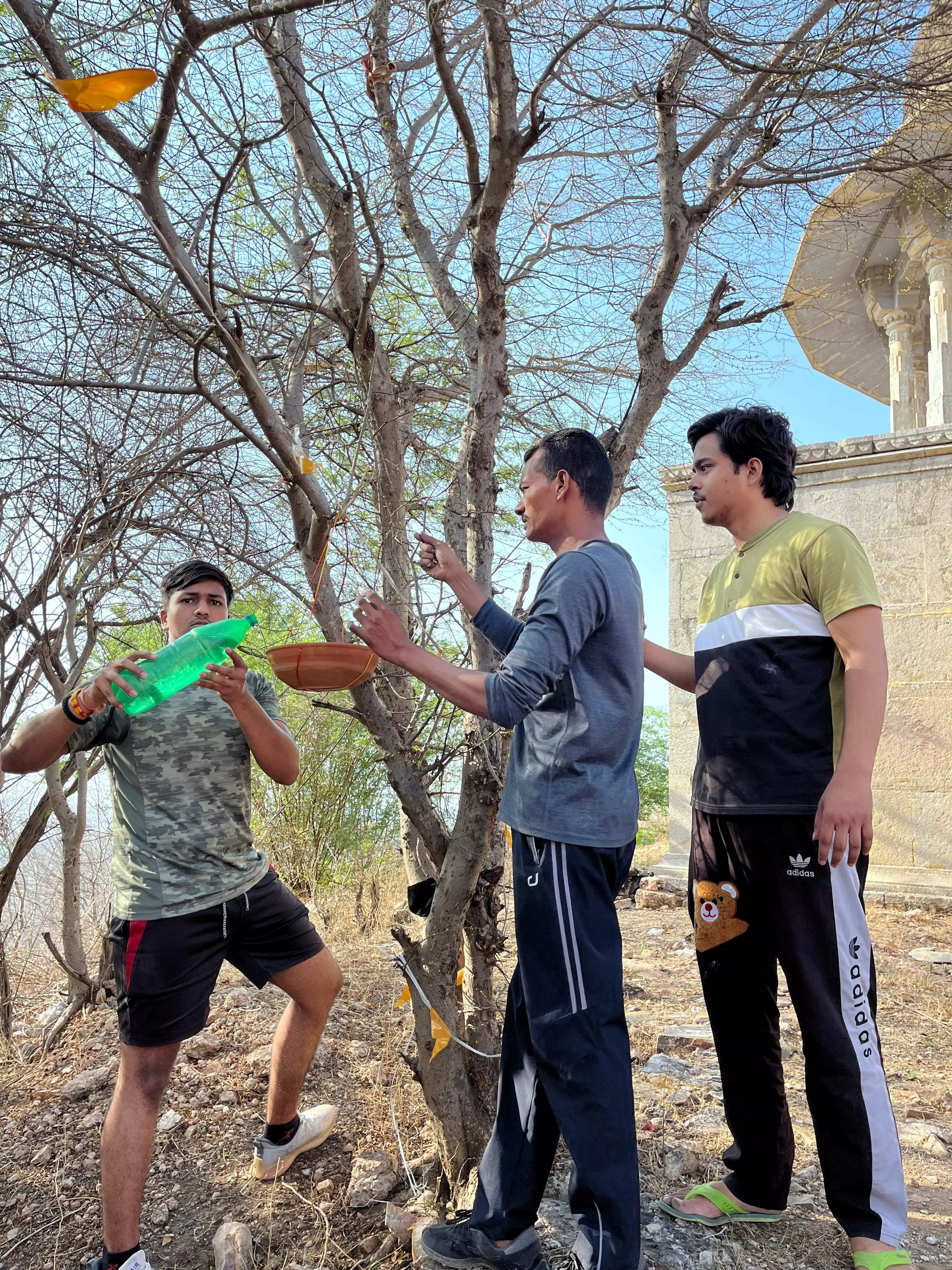 Bundi: परिंडो में पानी भरकर पर्यावरण संरक्षण की अपील की Bundi: परिंडो में पानी भरकर पर्यावरण संरक्षण की अपील की