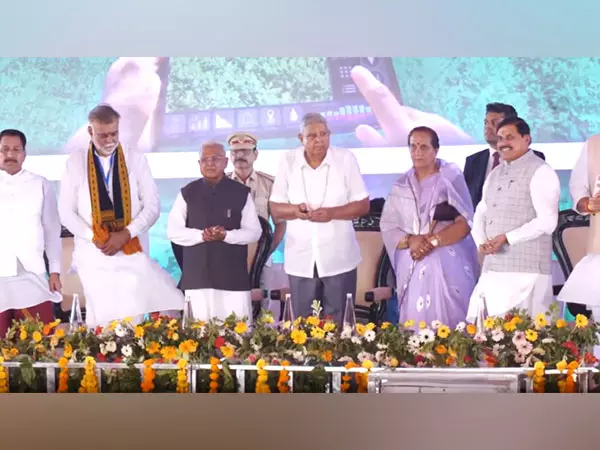 जगदीप धनखड़ ने एमपी के नरसिंहपुर में 3 दिवसीय कृषि उद्योग समागम 2025 का किया उद्घाटन जगदीप धनखड़ ने एमपी के नरसिंहपुर में 3 दिवसीय कृषि उद्योग समागम 2025 का किया उद्घाटन