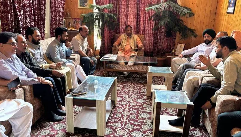 BJP ने कार्यकर्ताओं से घाटी में पाक गोलाबारी पीड़ितों की सहायता करने का आग्रह किया BJP ने कार्यकर्ताओं से घाटी में पाक गोलाबारी पीड़ितों की सहायता करने का आग्रह किया