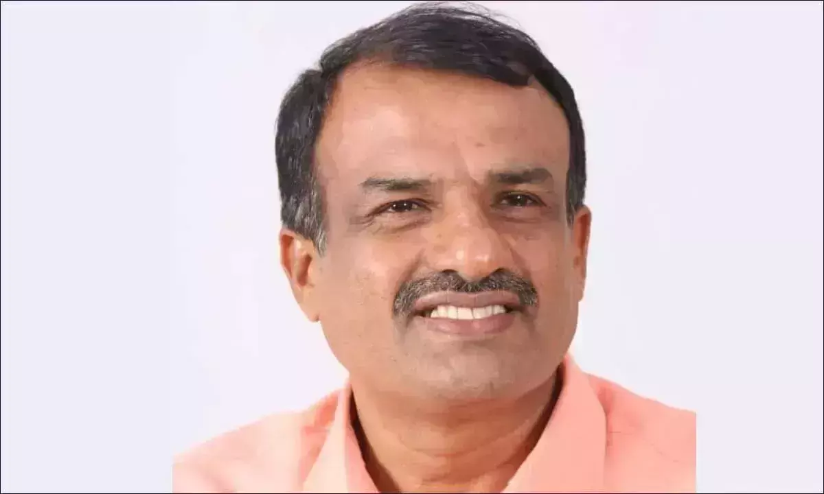 कर्नाटक MLC ने सीएम से बारिश प्रभावित जिलों में तत्काल राहत प्रयास शुरू करने का आग्रह किया कर्नाटक MLC ने सीएम से बारिश प्रभावित जिलों में तत्काल राहत प्रयास शुरू करने का आग्रह किया