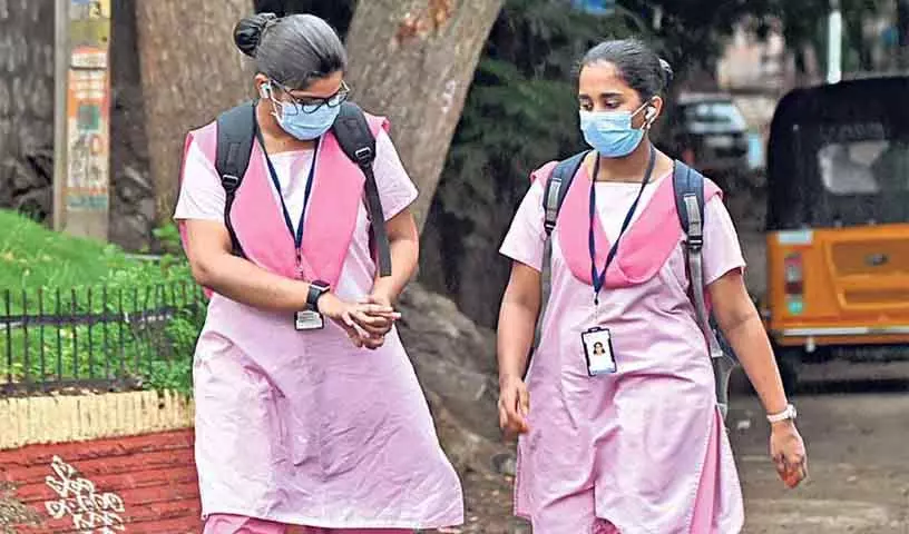 Telangana में इस बार कोविड-19 गंभीर नहीं Telangana में इस बार कोविड-19 गंभीर नहीं