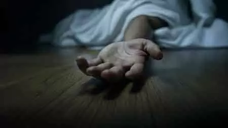 Gopalganj में पत्नी ने की पति की हत्या, दो गिरफ्तार Gopalganj में पत्नी ने की पति की हत्या, दो गिरफ्तार