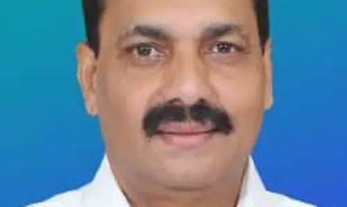 अवैध खनन मामले में पूर्व मंत्री अरेस्ट, लुकआउट नोटिस जारी होने के बाद से थे फरार अवैध खनन मामले में पूर्व मंत्री अरेस्ट, लुकआउट नोटिस जारी होने के बाद से थे फरार
