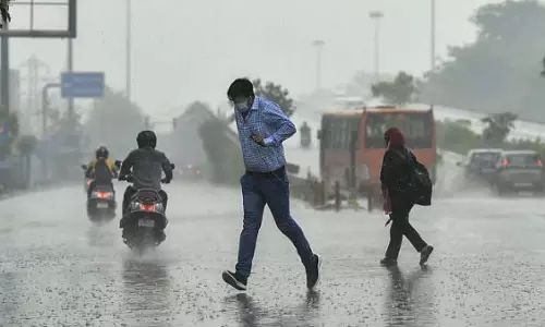 मुंबई दशकों में सबसे जल्दी मानसून के लिए तैयार, महाराष्ट्र में तेज़ी से हो रही बारिश