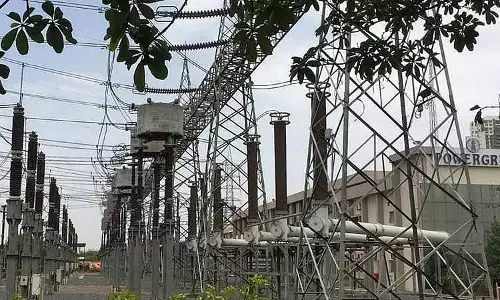 Indore में लगातार हो रही बिजली कटौती Indore में लगातार हो रही बिजली कटौती