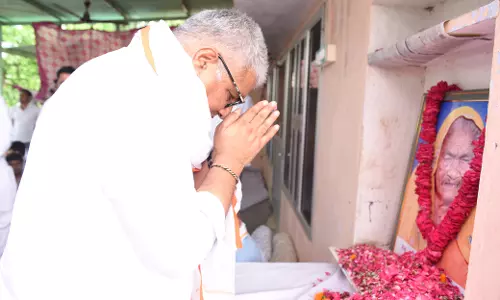 Jaipur: वन राज्यमंत्री ने कठूमर विधायक खिंची की माता के निधन पर जताया शोक Jaipur: वन राज्यमंत्री ने कठूमर विधायक खिंची की माता के निधन पर जताया शोक