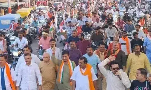Kanpur: शहीदों की स्मृति में कानपुर में निकली शौर्य तिरंगा यात्रा Kanpur: शहीदों की स्मृति में कानपुर में निकली शौर्य तिरंगा यात्रा