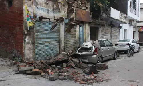 Karnal में भारी बारिश के कारण इमारतें ढह गईं, पेड़ और खंभे गिर गए