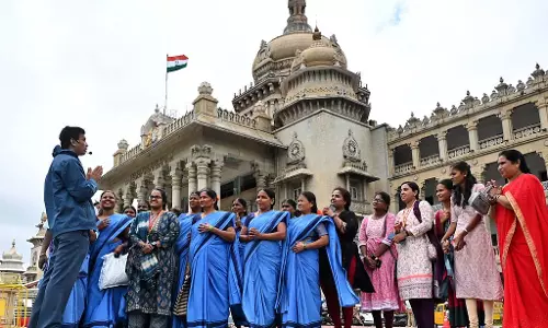 Karnataka : विधान सौधा गाइडेड टूर के लिए ड्राइव करे Karnataka : विधान सौधा गाइडेड टूर के लिए ड्राइव करे