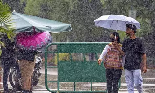 IMD Alert: बेंगलुरू में अगले कुछ दिन बारिश पड़ सकती है भारी IMD Alert: बेंगलुरू में अगले कुछ दिन बारिश पड़ सकती है भारी