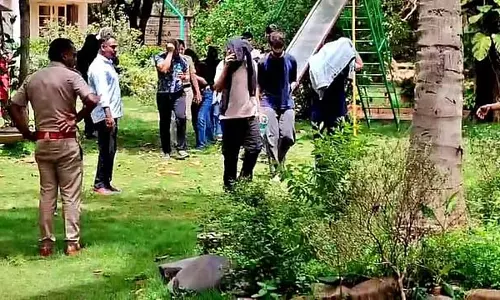 Devanahalli : फार्महाउस में चल रही रेव पार्टी पर पुलिस का छापा, 31 लोग गिरफ्तार Devanahalli : फार्महाउस में चल रही रेव पार्टी पर पुलिस का छापा, 31 लोग गिरफ्तार