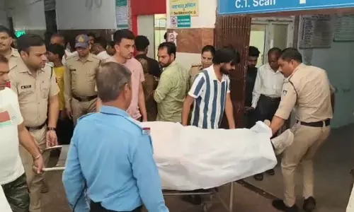 शराब माफिया की फायरिंग में गई चाचा-भतीजे की जान, क्षेत्र में तनाव शराब माफिया की फायरिंग में गई चाचा-भतीजे की जान, क्षेत्र में तनाव