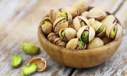 हेल्दी स्नैक के लिए पिस्ता अपनाएं हेल्दी स्नैक के लिए पिस्ता अपनाएं