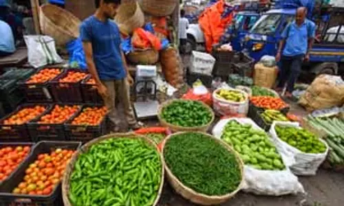 महंगाई दर कम होने से भारत में परिवारों की क्रय शक्ति में होगा सुधार : एचएसबीसी महंगाई दर कम होने से भारत में परिवारों की क्रय शक्ति में होगा सुधार : एचएसबीसी