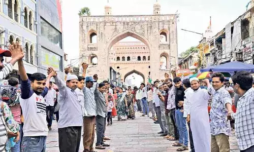 Hyderabad में वक्फ संशोधन अधिनियम को वापस लेने की मांग को लेकर कई लोगों ने विरोध प्रदर्शन किया