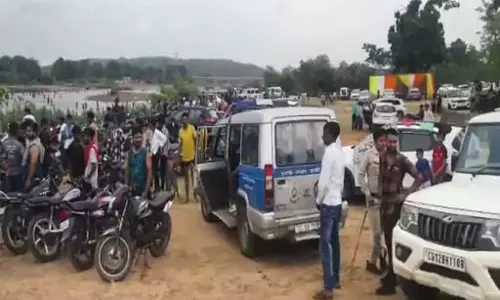 पिकनिक स्पॉट से दर्जनों गाड़ियां जब्त, पुलिस की रेड पड़ते ही उपद्रवी फरार