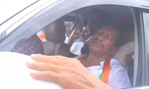 Aurad : तिरंगा यात्रा के दौरान विधायक प्रभु चव्हाण की तबीयत बिगड़ी, अस्पताल में भर्ती