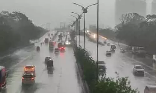 Maharashtra में और बारिश की भविष्यवाणी की, नागरिकों से सावधानी बरतने की अपील की Maharashtra में और बारिश की भविष्यवाणी की, नागरिकों से सावधानी बरतने की अपील की