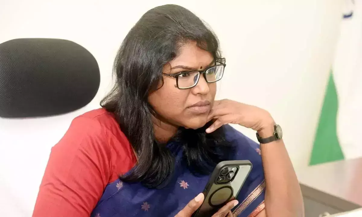 Andhra: अधिकारियों को जनजातीय योजनाओं के बारे में जागरूकता पैदा करने का निर्देश Andhra: अधिकारियों को जनजातीय योजनाओं के बारे में जागरूकता पैदा करने का निर्देश
