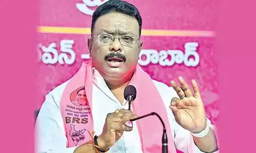 BRS एमएलसी दासोजू श्रवण ने ईडी के आरोपों पर रेवंत रेड्डी के इस्तीफे की मांग की