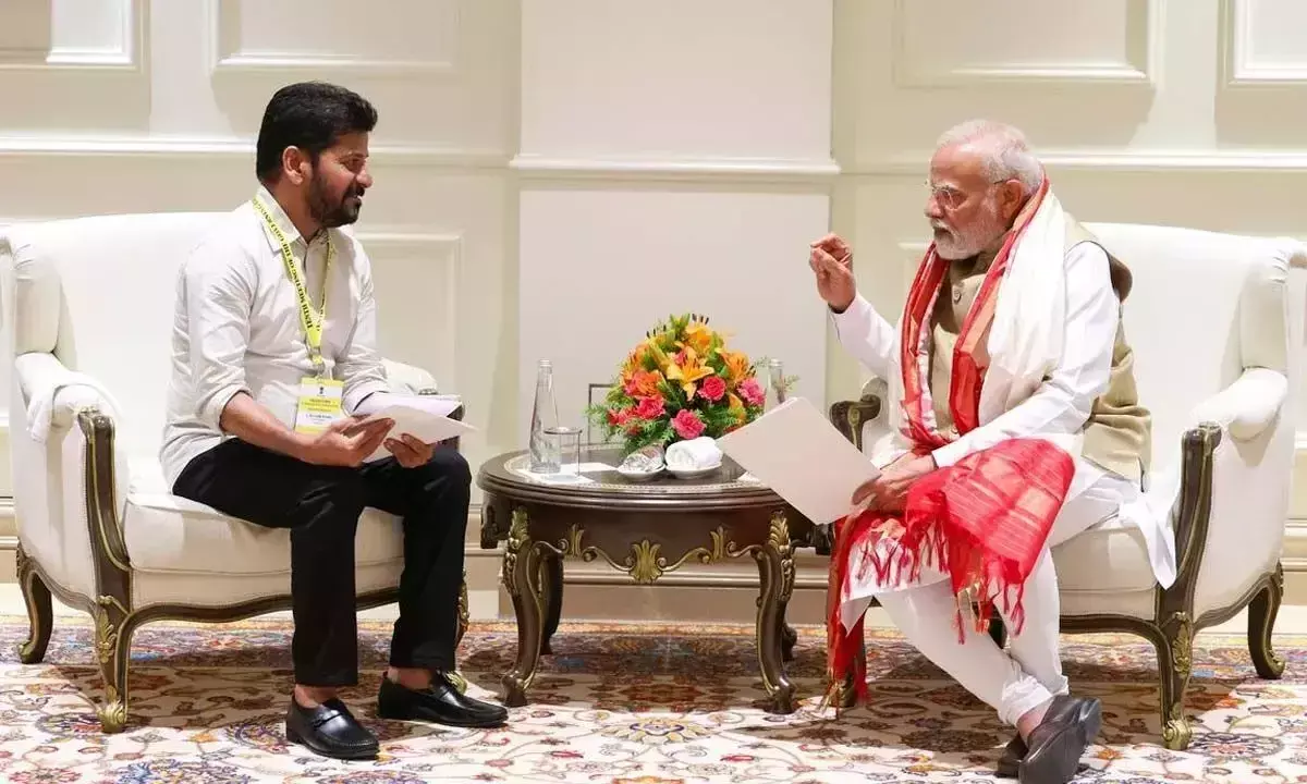 CM ने राज्य में बुनियादी ढांचा, मेट्रो रेल परियोजनाओं के लिए मोदी से मदद मांगी