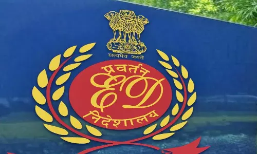 चेन्नई में छापेमारी: ईडी ने दुबई में चंदन की लकड़ी भेजने वाले तस्कर को पकड़ा चेन्नई में छापेमारी: ईडी ने दुबई में चंदन की लकड़ी भेजने वाले तस्कर को पकड़ा
