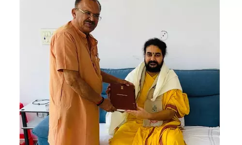 Jaipur: देवनानी ने निम्बार्क तीर्थ में पूज्य श्याम शरण देवाचार्य के दर्शन किये Jaipur: देवनानी ने निम्बार्क तीर्थ में पूज्य श्याम शरण देवाचार्य के दर्शन किये