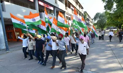 Chandigarh में निकाली गई तिरंगा यात्रा Chandigarh में निकाली गई तिरंगा यात्रा