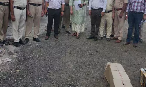 Ludhiana: छापेमारी में अवैध शराब जब्त, दो गिरफ्तार, 2 वाहन जब्त