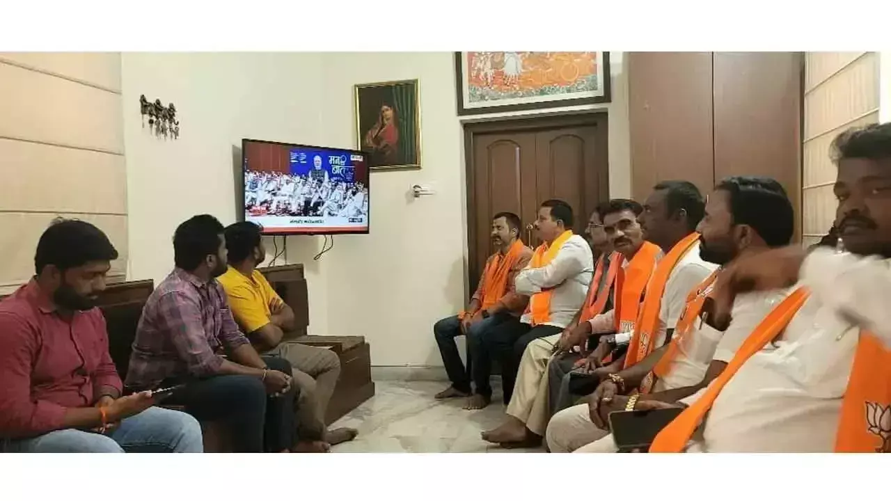 गडवाल में भाजपा नेताओं ने देखी 122वीं मन की बात; प्रधानमंत्री मोदी ने पहलगाम आतंकी हमले की निंदा की