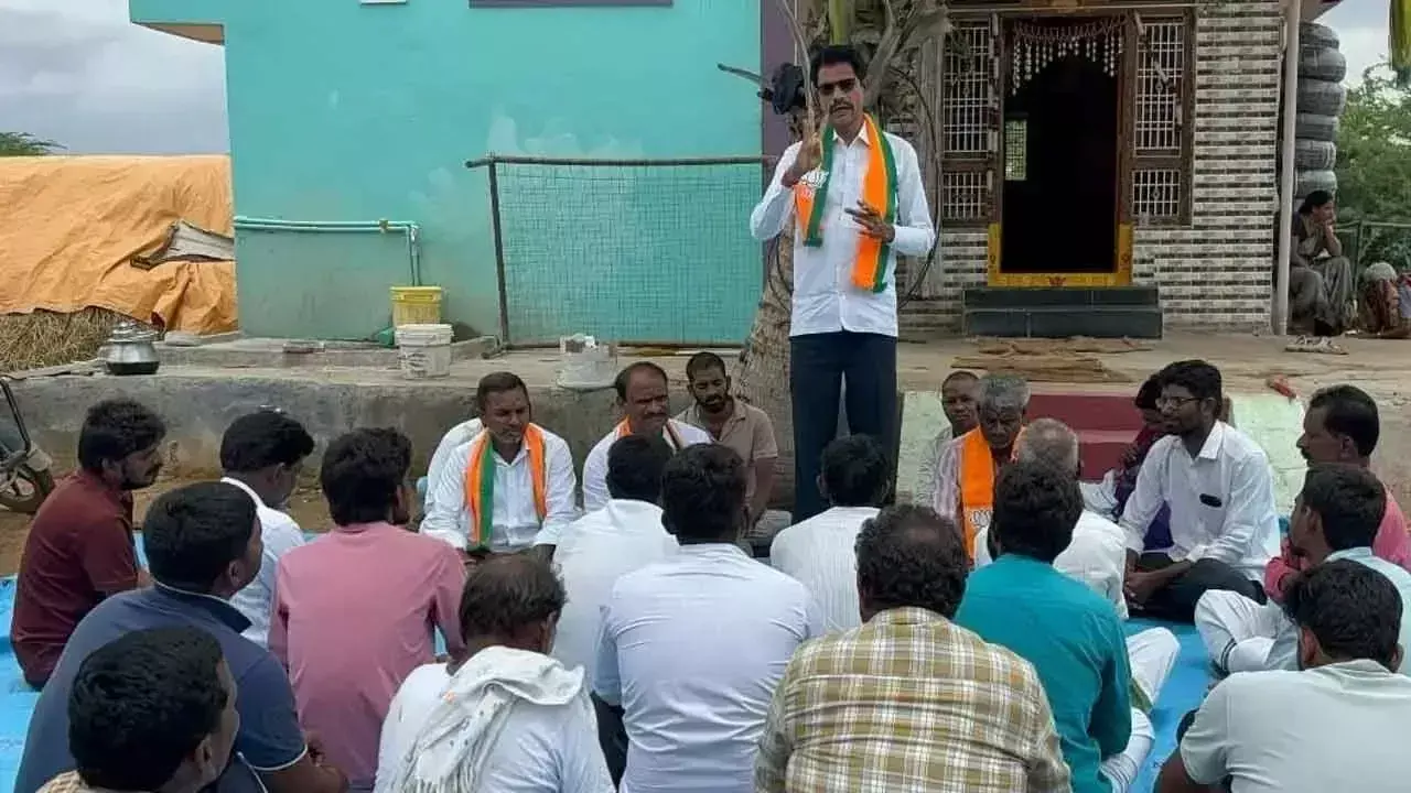 आगामी स्थानीय चुनावों में भाजपा की जीत निश्चित है: चारलागर्लापाडु कार्यकर्ता बैठक में रामचंद्र रेड्डी आगामी स्थानीय चुनावों में भाजपा की जीत निश्चित है: चारलागर्लापाडु कार्यकर्ता बैठक में रामचंद्र रेड्डी