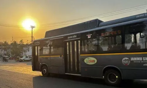 Jammu: ई-बस ऑपरेटर पर गलत पार्किंग के लिए 5000 रुपये का चालान