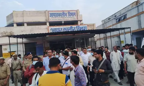Shahjahanpur: ऑक्सीजन रिसाव से मेडिकल कॉलेज में मचा हड़कंप, एक की मौत