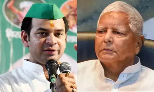 तेज प्रताप, लालू के साथ तेजस्वी की भी बढ़ा सकते हैं मुश्किलें; RJD और महागठबंधन की सियासी प्लान तेज प्रताप, लालू के साथ तेजस्वी की भी बढ़ा सकते हैं मुश्किलें; RJD और महागठबंधन की सियासी प्लान