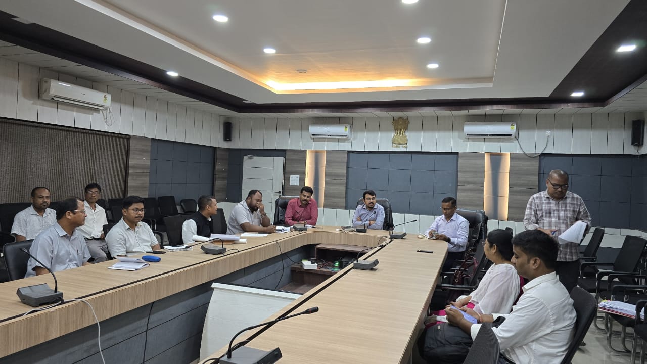 असम के तिनसुकिया में बारेकुरी ग्रीन कॉरिडोर और जिला सर्वेक्षण विषय पर महत्वपूर्ण बैठक आयोजित