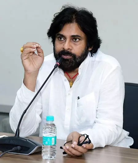 देश में बार-बार चुनाव होने से विकास के कार्य होते हैं बाधित : पवन कल्याण देश में बार-बार चुनाव होने से विकास के कार्य होते हैं बाधित : पवन कल्याण