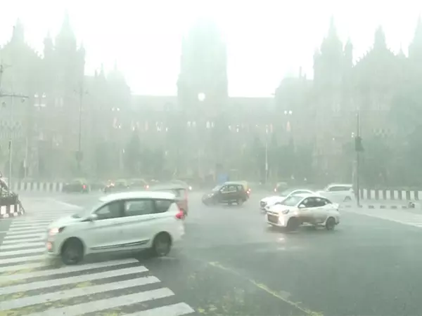 दक्षिण-पश्चिम मानसून समय से पहले पहुंचा, IMD ने भारी बारिश की चेतावनी दी दक्षिण-पश्चिम मानसून समय से पहले पहुंचा, IMD ने भारी बारिश की चेतावनी दी