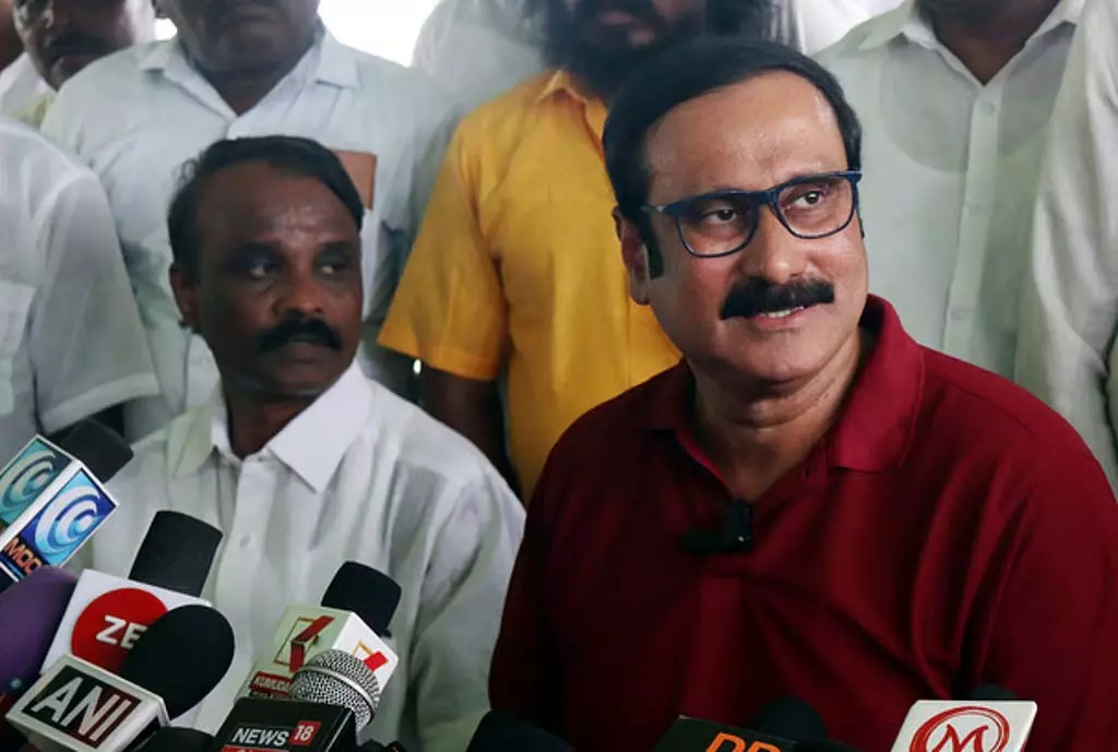 PMK, TMC ने तमिलनाडु में नई रेत खदानों की अनुमति का विरोध किया PMK, TMC ने तमिलनाडु में नई रेत खदानों की अनुमति का विरोध किया