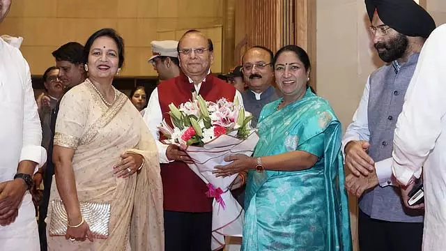 दिल्ली सरकार 100 दिन की प्रगति रिपोर्ट 31 मई को नेहरू स्टेडियम में पेश होगी दिल्ली सरकार 100 दिन की प्रगति रिपोर्ट 31 मई को नेहरू स्टेडियम में पेश होगी