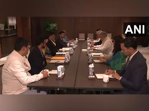 संजय कुमार झा के नेतृत्व में पार्टी प्रतिनिधिमंडल Singapore गया, उच्चायुक्त शिल्पक अंबुले से मुलाकात की संजय कुमार झा के नेतृत्व में पार्टी प्रतिनिधिमंडल Singapore गया, उच्चायुक्त शिल्पक अंबुले से मुलाकात की