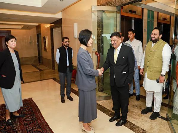 संजय कुमार झा के नेतृत्व में प्रतिनिधिमंडल ने Singapore की वरिष्ठ विदेश राज्य मंत्री सिम एन से मुलाकात की संजय कुमार झा के नेतृत्व में प्रतिनिधिमंडल ने Singapore की वरिष्ठ विदेश राज्य मंत्री सिम एन से मुलाकात की