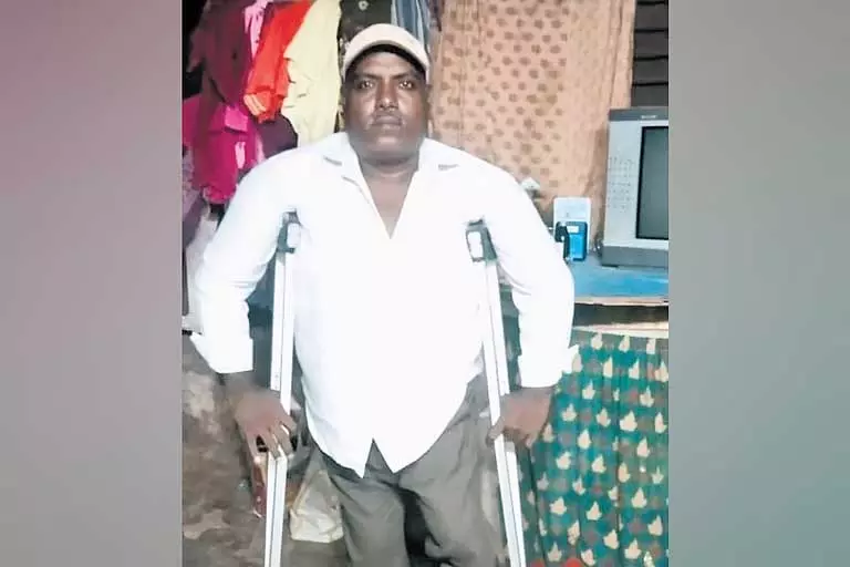 Khammam में साप्ताहिक प्रजावाणी कार्यक्रम जनता की शिकायतों से भर गए Khammam में साप्ताहिक प्रजावाणी कार्यक्रम जनता की शिकायतों से भर गए
