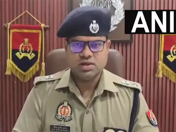 Uttar Pradesh: अमरोहा पुलिस मुठभेड़ में गोकशी का आरोपी घायल, एक संदिग्ध फरार Uttar Pradesh: अमरोहा पुलिस मुठभेड़ में गोकशी का आरोपी घायल, एक संदिग्ध फरार
