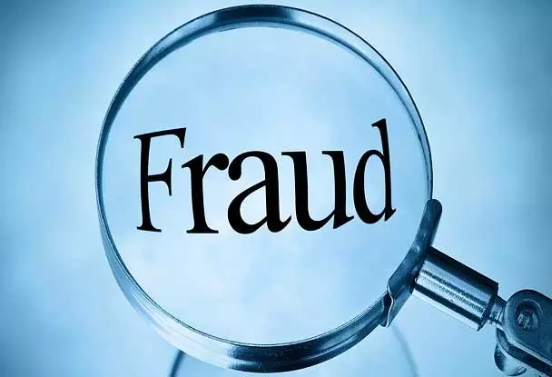 Hyderabad के सेवानिवृत्त डॉक्टर से फर्जी बीमा एजेंट ने 32 लाख रुपये की ठगी की Hyderabad के सेवानिवृत्त डॉक्टर से फर्जी बीमा एजेंट ने 32 लाख रुपये की ठगी की