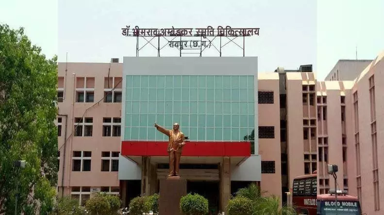 प्रदेश का सबसे बड़ा अस्पताल चार प्रकार के माफिया और अपराधियों की जद में प्रदेश का सबसे बड़ा अस्पताल चार प्रकार के माफिया और अपराधियों की जद में