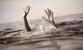 मुम्मिदिवरम के पास Godavari में 8 किशोरों के डूबने की आशंका मुम्मिदिवरम के पास Godavari में 8 किशोरों के डूबने की आशंका