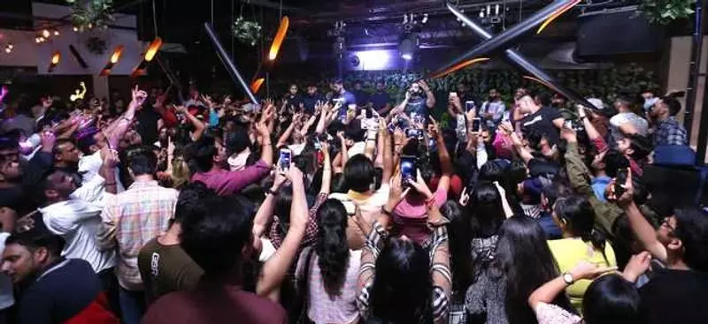 Gurugram के पबों में पर्यावरण नियमों का उल्लंघन जारी Gurugram के पबों में पर्यावरण नियमों का उल्लंघन जारी