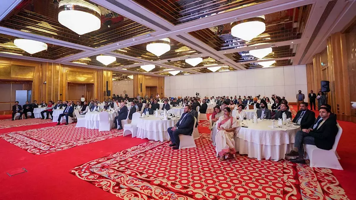 कतर में भारतीय समुदाय ने ऑपरेशन सिंदूर को लेकर सशस्त्र बलों को दी श्रद्धांजलि कतर में भारतीय समुदाय ने ऑपरेशन सिंदूर को लेकर सशस्त्र बलों को दी श्रद्धांजलि