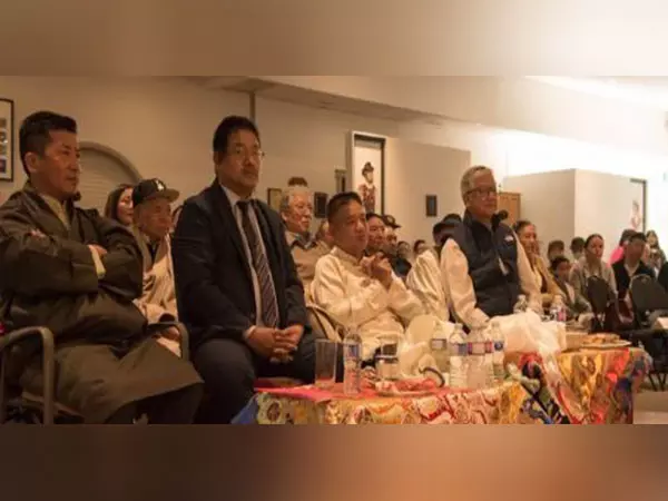 सिक्योंग पेनपा त्सेरिंग ने Calgary का दौरा किया, तिब्बती एकता और सांस्कृतिक संरक्षण का आग्रह किया सिक्योंग पेनपा त्सेरिंग ने Calgary का दौरा किया, तिब्बती एकता और सांस्कृतिक संरक्षण का आग्रह किया