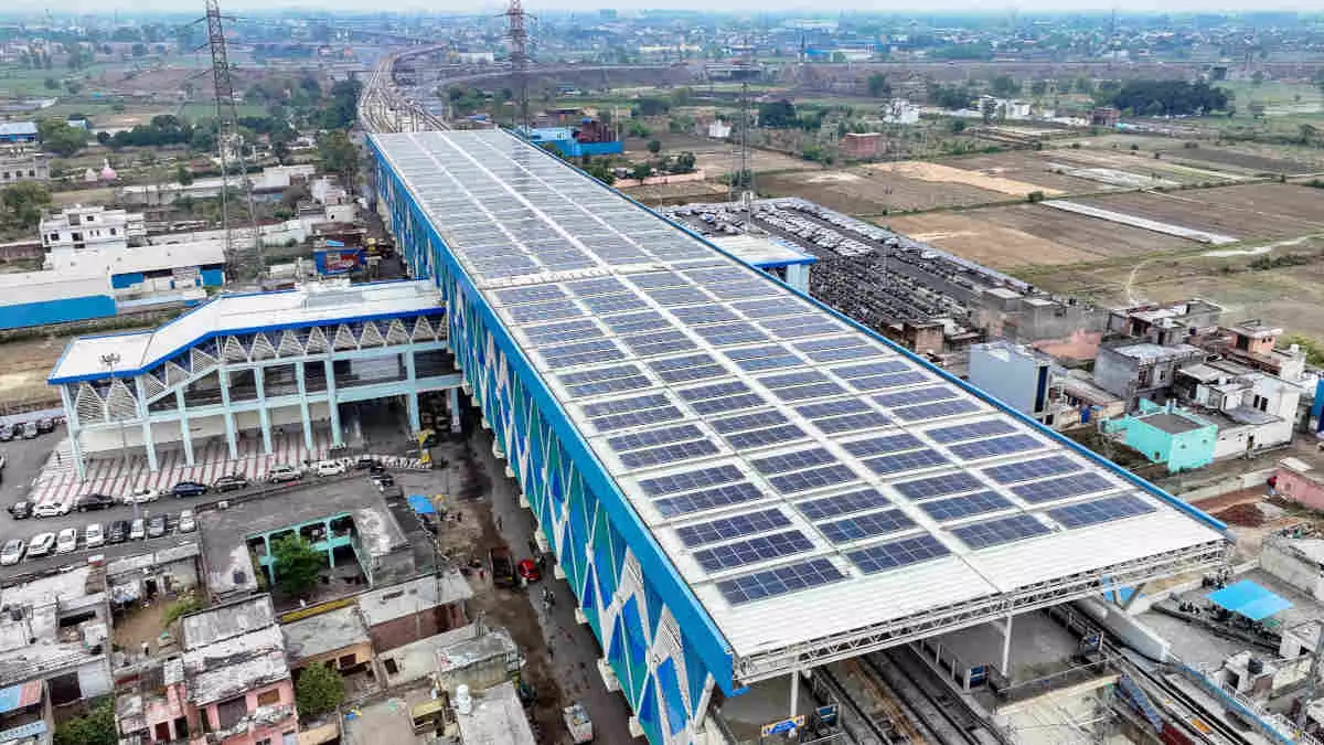 Ghaziabad: मेरठ नमो भारत स्टेशन की छत पर सोलर प्लांट से होगी बिजली आपूर्ति Ghaziabad: मेरठ नमो भारत स्टेशन की छत पर सोलर प्लांट से होगी बिजली आपूर्ति